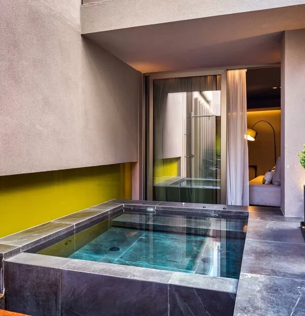 POOL SUITE